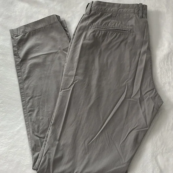 Jcrew, super light weight pants. Color:Light grey. Size: 34x34 - Picture 6 of 6